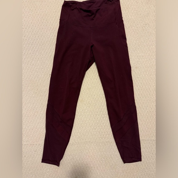 Burgundy Old Navy Elevate Leggings size Medium - Picture 1 of 5